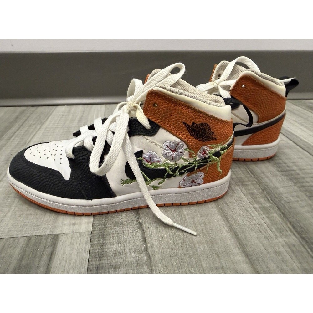 Nike Air Jordan 1 Mid SE "Basketball Blossom" Size 1.5